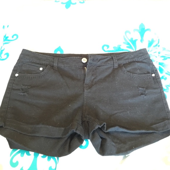 Black distressed shorts