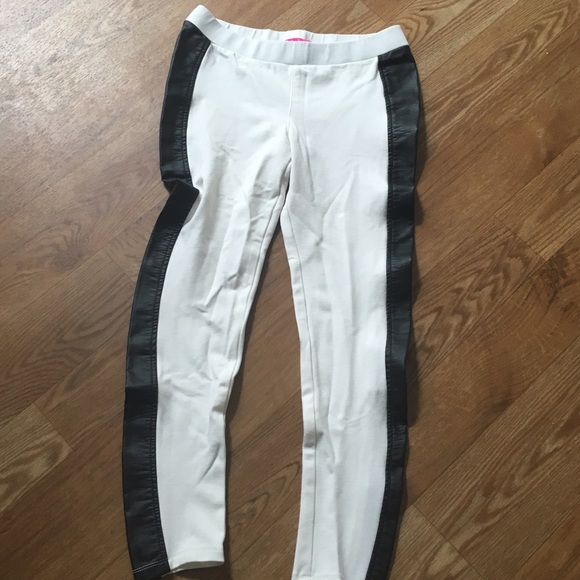 White skinny pants (tights) w/ black faux leather