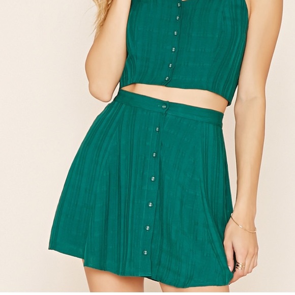 Two piece outfit (Lauren Bushnell) - Picture 3 of 4