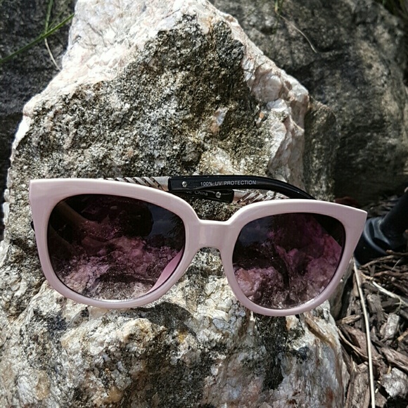Sunglasses Bundle - Picture 3 of 4