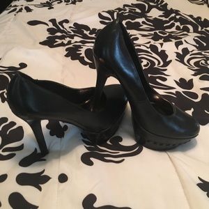 Black platform heel