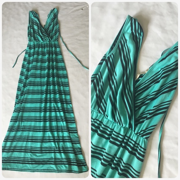 Dresses & Skirts - 🔥🔥Beautiful long maxi dress Liberty love