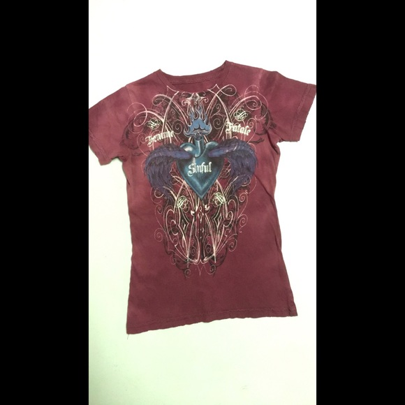 Fitted tshirt from buckle