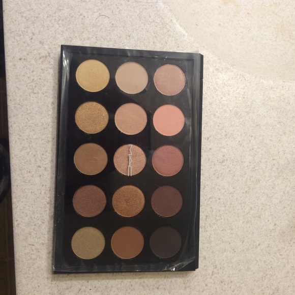 MAC warm neutrals palette