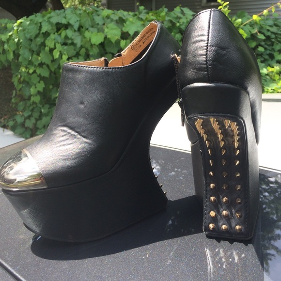 Gothic Spiked Invisible Heel Ankle Booties