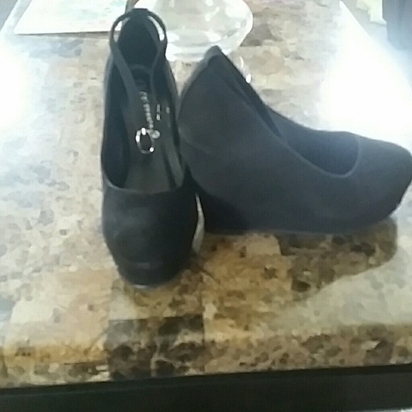 Strapped ankle wedges