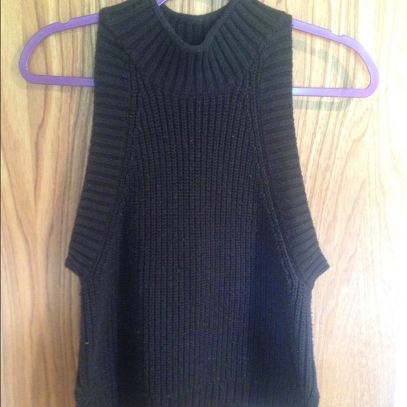 Kendall and Kylie knit too.