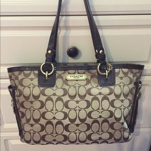 Classic logo coach tote
