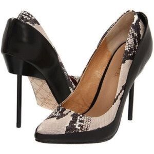 L. A. M. B Avery pump