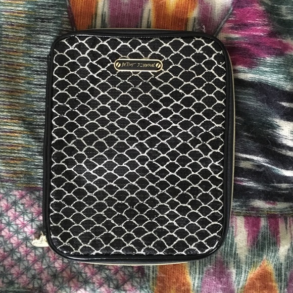 Betsy Johnson Tablet Case