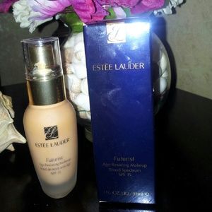 ESTEE LAUDER  FOUNDATION
