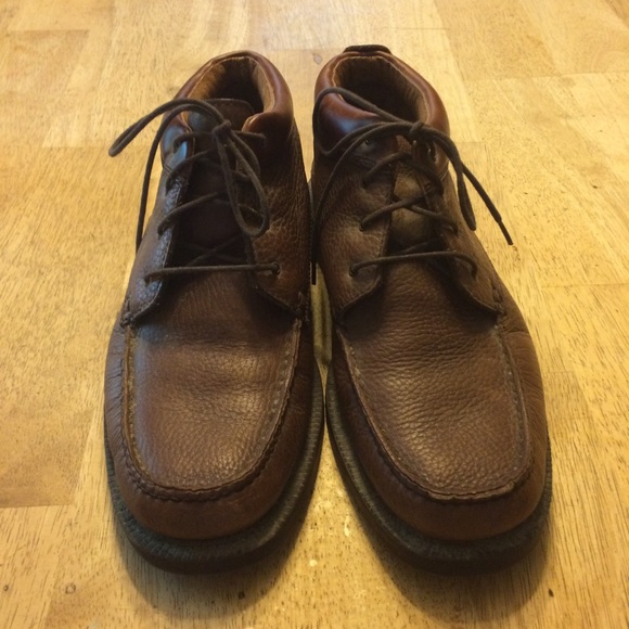 Men's Cabela's leather dress shoes. Size 10 W.