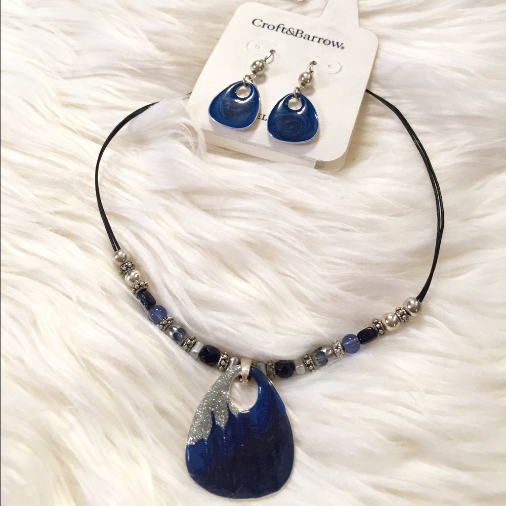 Blue Necklace With Matching Earrings☄️