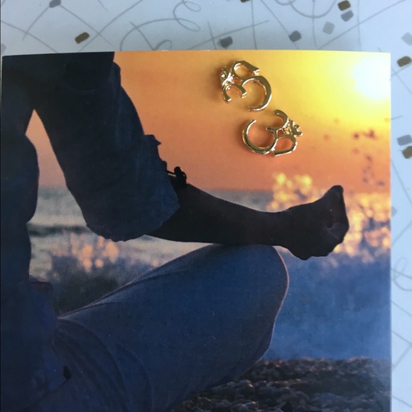 Yoga earrings. NWT