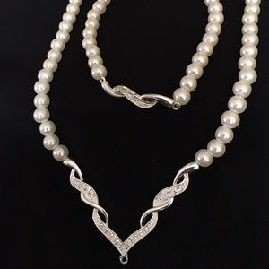 pearl necklace and bracelet set