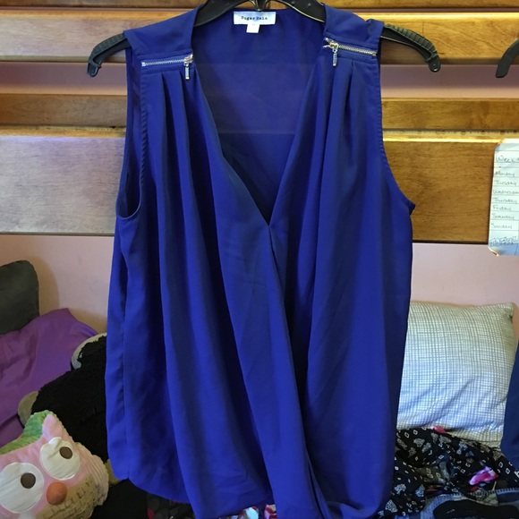 Blue top w/ gold zippers