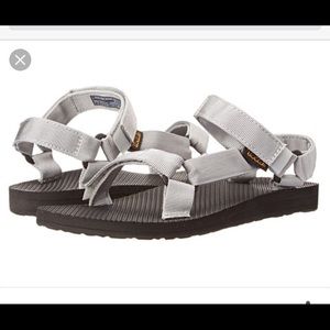 Grey Tevas