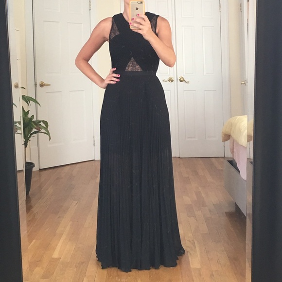 BCBGMaxAzria Dresses & Skirts - BCBGMAXAZIA Caia Pleated Gown