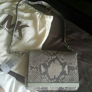 MICHAEL KORS JULIAN SHOULDER PURSE