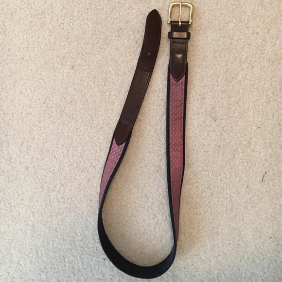 Vineyard vines belt