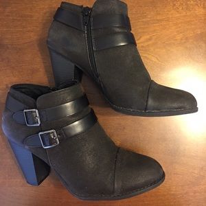 Lauren Conrad 2 Strap Black Ankle Boots
