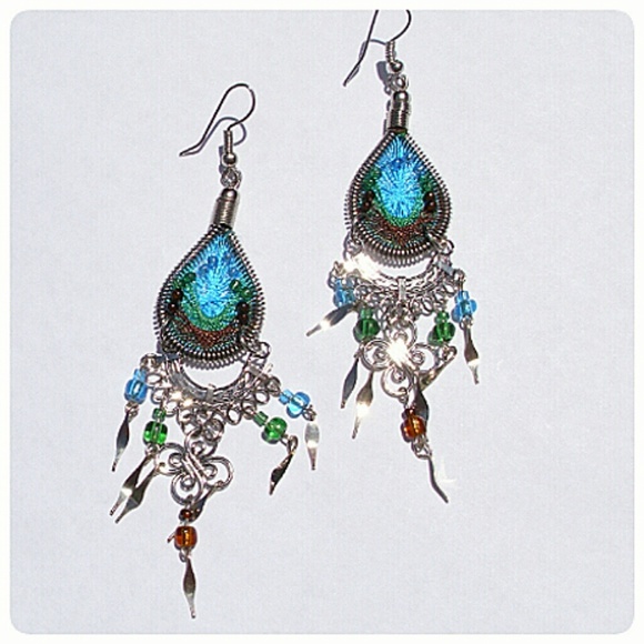 PERUVIAN SILK EARRINGS! - Picture 4 of 4