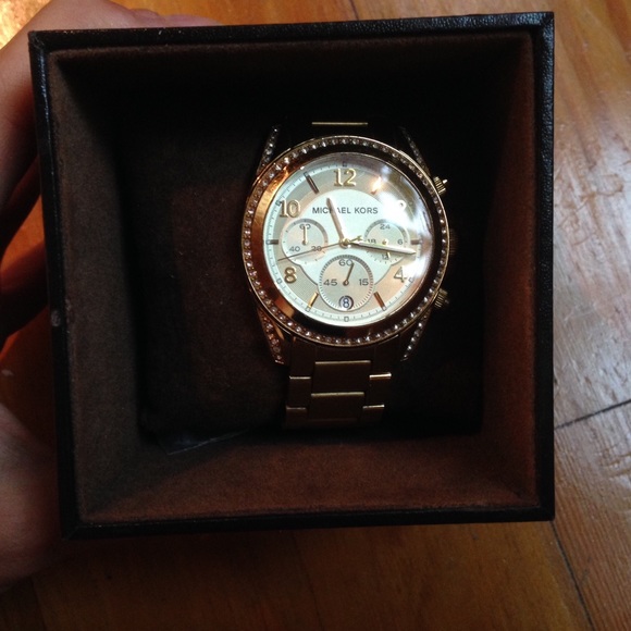 Michael Kors Watch - Picture 3 of 4