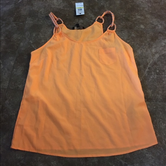 Jessica Simpson tank M