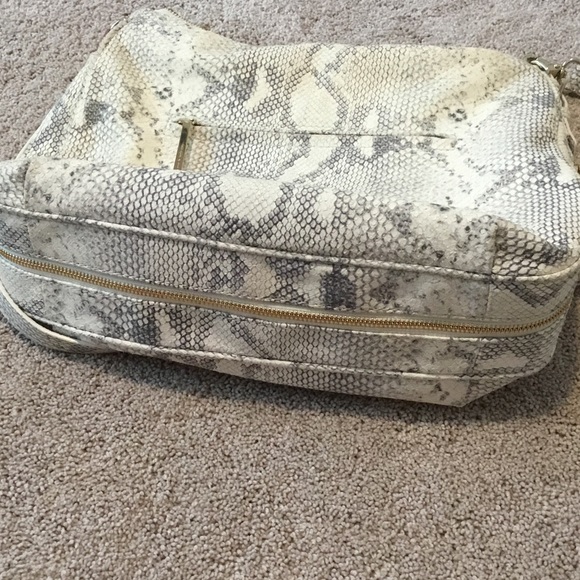 kate spade Bags - Kate Spade Cobble Hill Luxe Ella snakeskin print kate spade Bags - Kate Spade Cobble Hill Luxe Ella snakeskin print