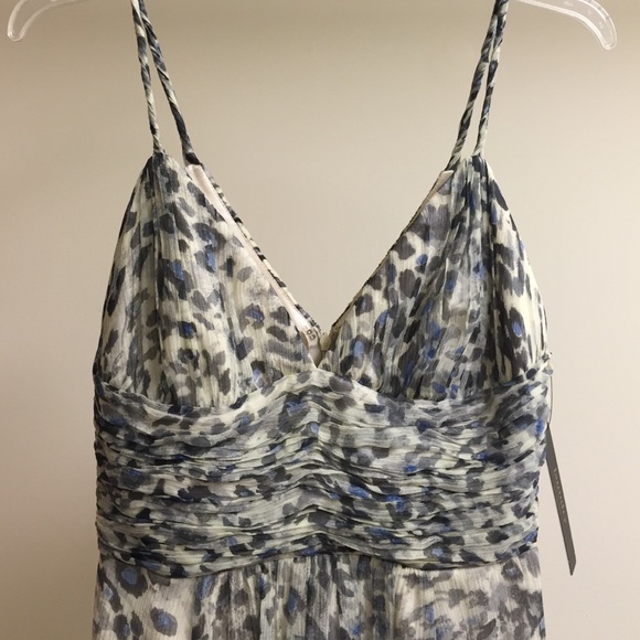 NWT Laundry v neck dress