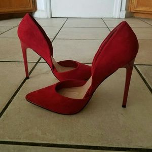 RED HEELS