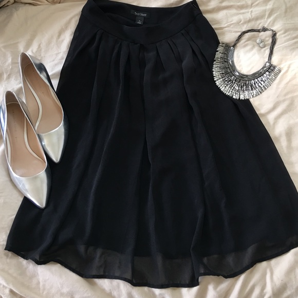 Black Side-Zip Skirt