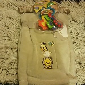 Bundle.. Of two blankets and grooming kit