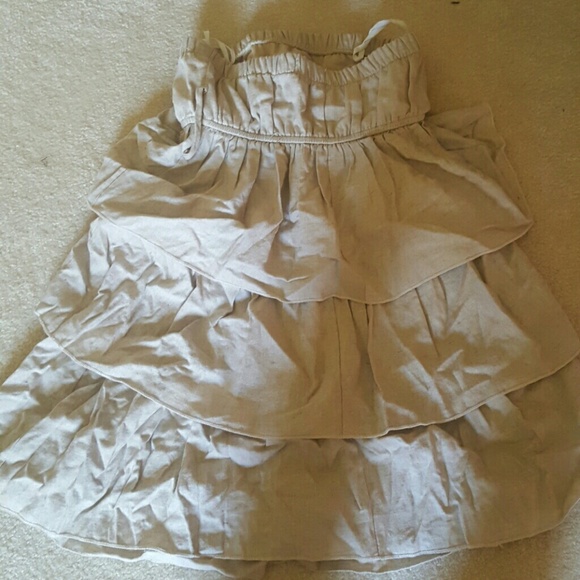 Ruffled strapless dress
