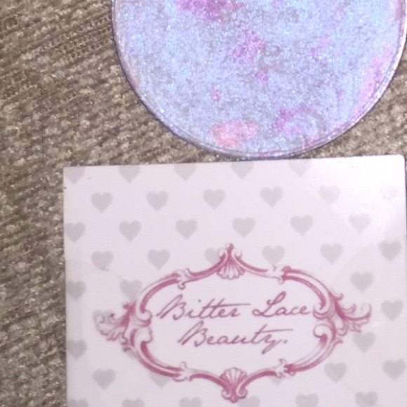 Bitter Lace Beauty Sugar Spun highlighter - Picture 2 of 3