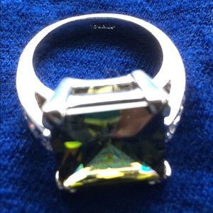 White 18k gold plated peridot dinner ring