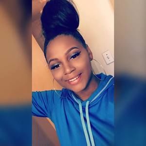 Meet your Posher, Rebecca