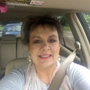 Meet your Posher, Stephanie