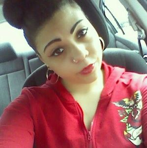 Meet your Posher, Aliya