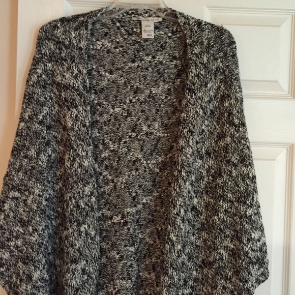 Black and gray American Rag Sweater - Picture 2 of 3