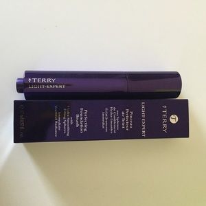 By terry Light Expert Foundation!