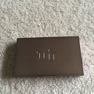 Naked powder foundation