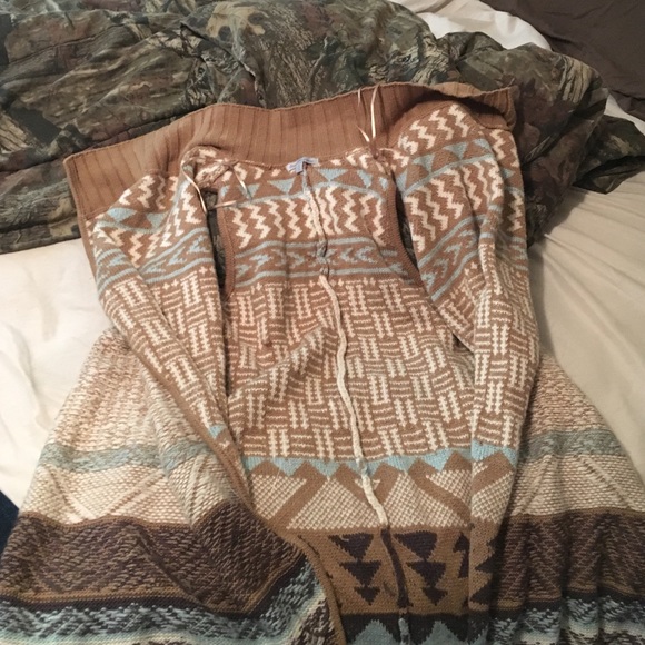 Cardigan - Picture 1 of 4