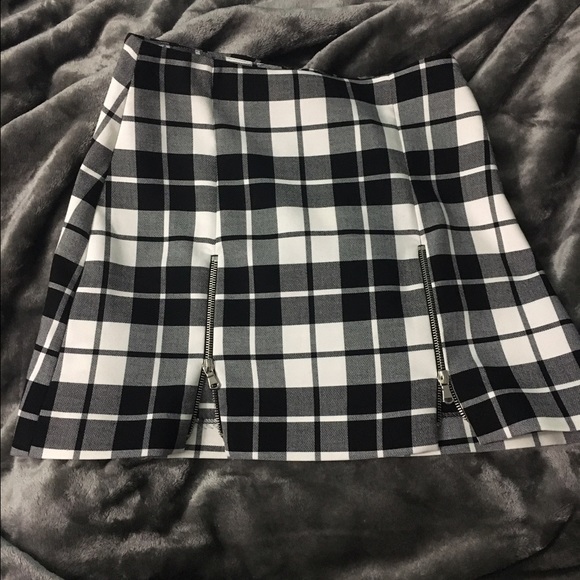ZARA mini skirt Never worn!