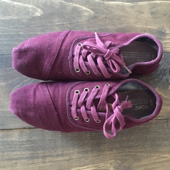 Burgundy wool toms cordones