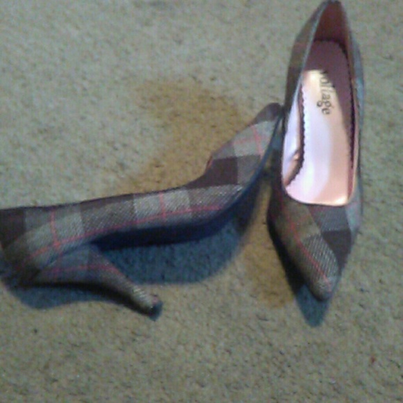 Shoes - Picture 2 of 2