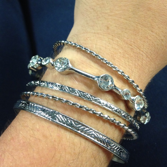 Francesca's silver bangles set of 5 - Picture 2 of 4