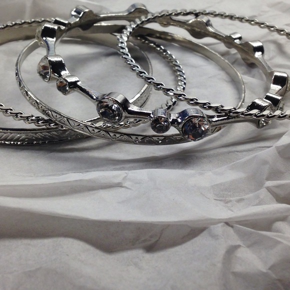 Francesca's silver bangles set of 5 - Picture 3 of 4