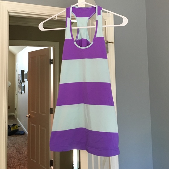 Lululemon tank!