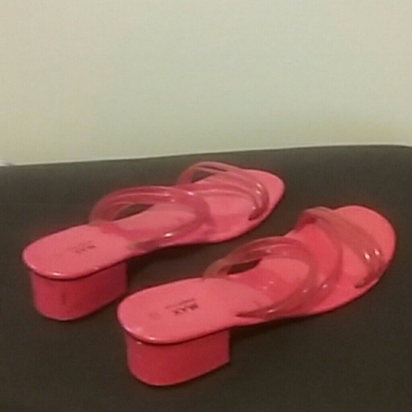 Sandals - Picture 1 of 3